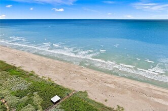 9960 S Ocean Dr in Jensen Beach, FL - Building Photo - Building Photo