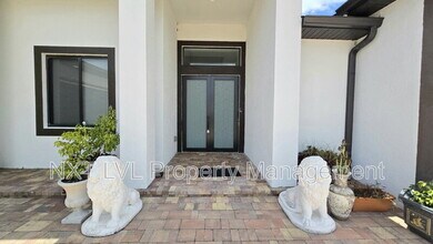 220 NE 8th Pl in Cape Coral, FL - Building Photo - Building Photo