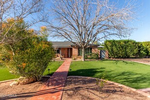 1519 W Flower Cir N in Phoenix, AZ - Building Photo