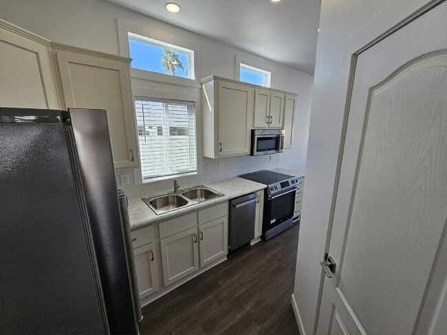 property at 3020 E Main St
