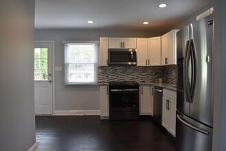 351 Maple St in Crown Point, IN - Foto de edificio - Building Photo