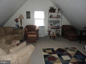 1766 Oakland St in Petersburg, VA - Building Photo