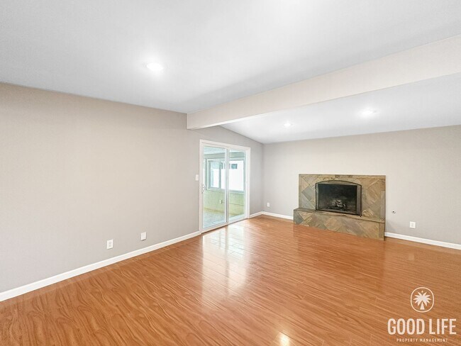 4959 Chateau Dr in San Diego, CA - Building Photo - Building Photo