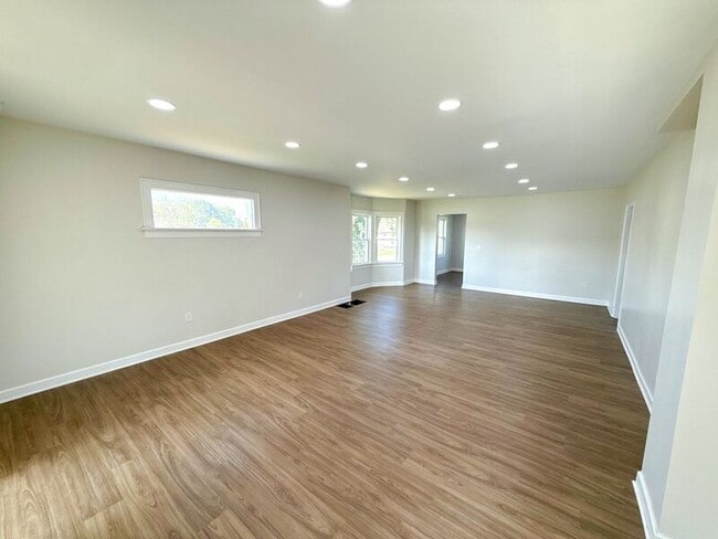 1655 Brown Rd in Columbus, OH - Building Photo - Building Photo