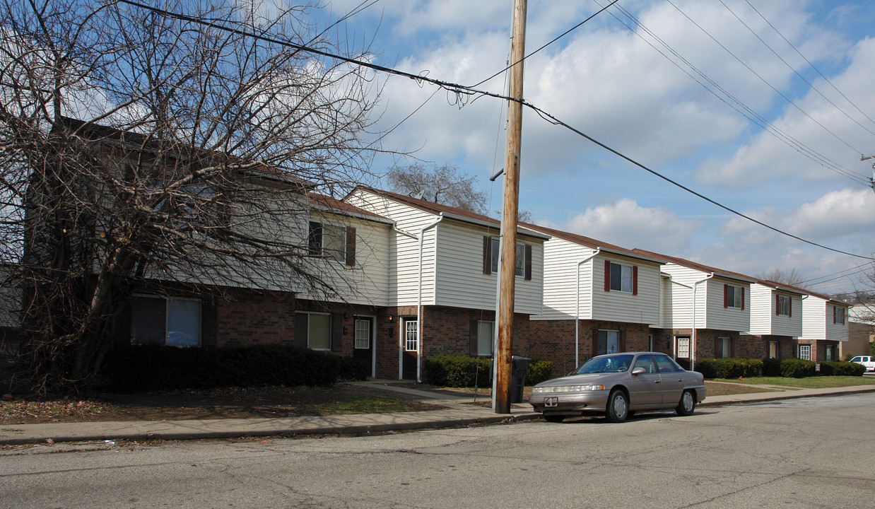 300-306 Clay Ave in Dayton, KY - Foto de edificio