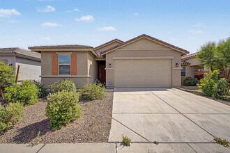 10519 W Atlantis Wy in Tolleson, AZ - Building Photo - Building Photo