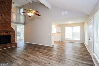 492 Crestwood Ct in Lithonia, GA - Building Photo - Building Photo