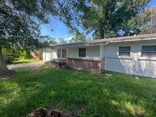 2506 S 26th St in Waco, TX - Foto de edificio - Building Photo