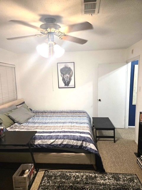 4505 Carter Creek Pkwy in Bryan, TX - Foto de edificio - Building Photo