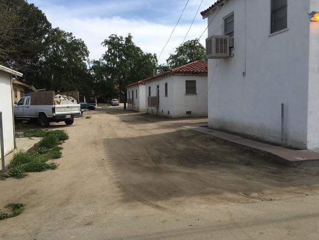 705 K St in Bakersfield, CA - Foto de edificio - Building Photo