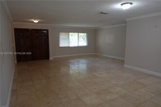 13220 SW 84th Ave in Pinecrest, FL - Building Photo - Building Photo