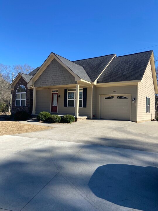599 Mountain View Rd SE in Rome, GA - Foto de edificio