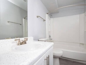 Fox Creek in Layton, UT - Foto de edificio - Building Photo