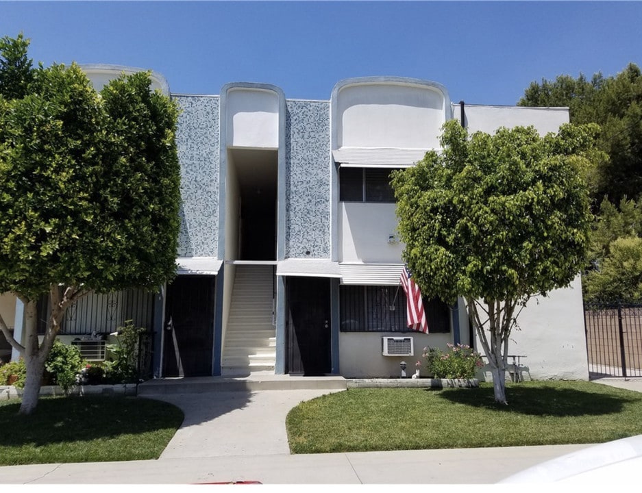 6045 Craner Ave, Unit 6 in Los Angeles, CA - Foto de edificio