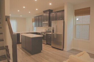 2816 Devonshire Clfs Ter in Hyattsville, MD - Building Photo - Building Photo