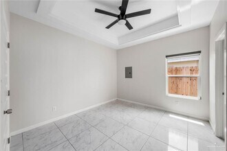 9 Puffin Ave in McAllen, TX - Building Photo - Building Photo