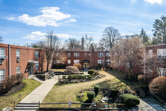 Penn Lee Court Apartments in Philadelphia, PA - Building Photo - Building Photo