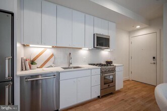 1775 Swann St NW in Washington, DC - Building Photo - Building Photo