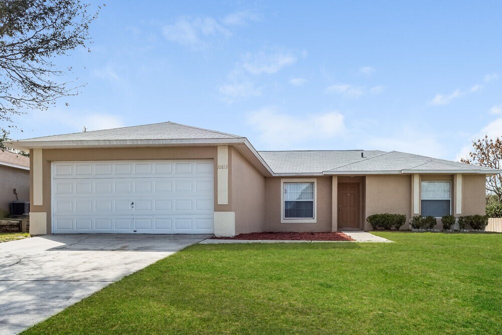 10813 Crescendo Loop in Clermont, FL - Foto de edificio