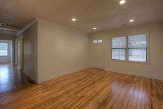 1331 E 43rd St in Tulsa, OK - Building Photo - Building Photo