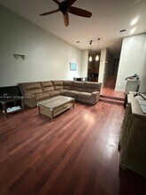 2408 NE 135th St in North Miami, FL - Foto de edificio - Building Photo