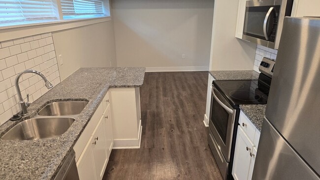 5211 E 112 Terrace, Unit 106