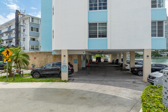 Bonne Vie in Miami Beach, FL - Foto de edificio - Building Photo