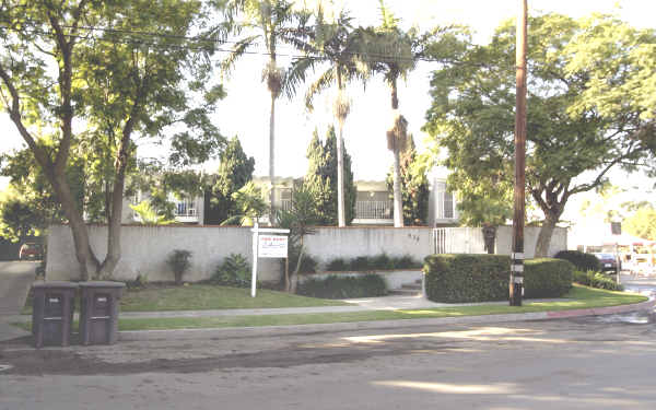 535 Tremont Ave in Long Beach, CA - Building Photo - Building Photo