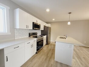 1111 Cy Becker Rd NW in Edmonton, AB - Building Photo - Building Photo