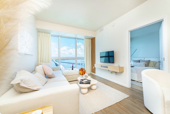 Edison Grand in Ft. Myers, FL - Building Photo - Building Photo