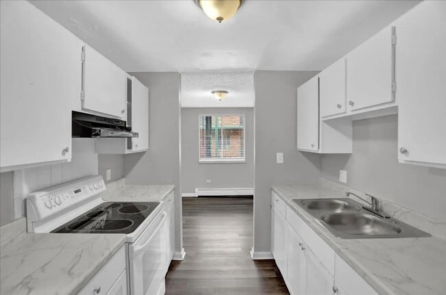 property at 1390 N Moline St