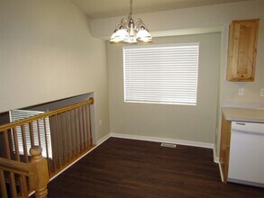 1991 W 550 N in Clinton, UT - Building Photo - Building Photo