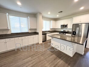 378 Denise Dr in Merced, CA - Building Photo - Building Photo