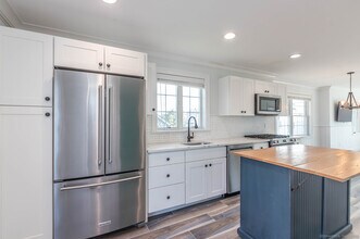 1140 Fairfield Beach Rd in Fairfield, CT - Building Photo - Building Photo