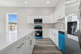 153 Greenwich Ave-Unit -201 in Goshen, NY - Building Photo - Building Photo