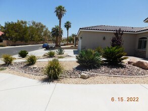 2313 S Del Rosa Dr in Ridgecrest, CA - Building Photo - Building Photo