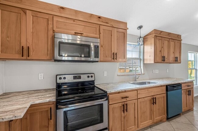 2002 TX-36 in Caldwell, TX - Building Photo - Building Photo