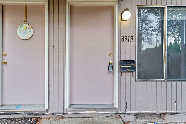 8311-8315-8315 SE 17th Ave in Portland, OR - Building Photo - Building Photo