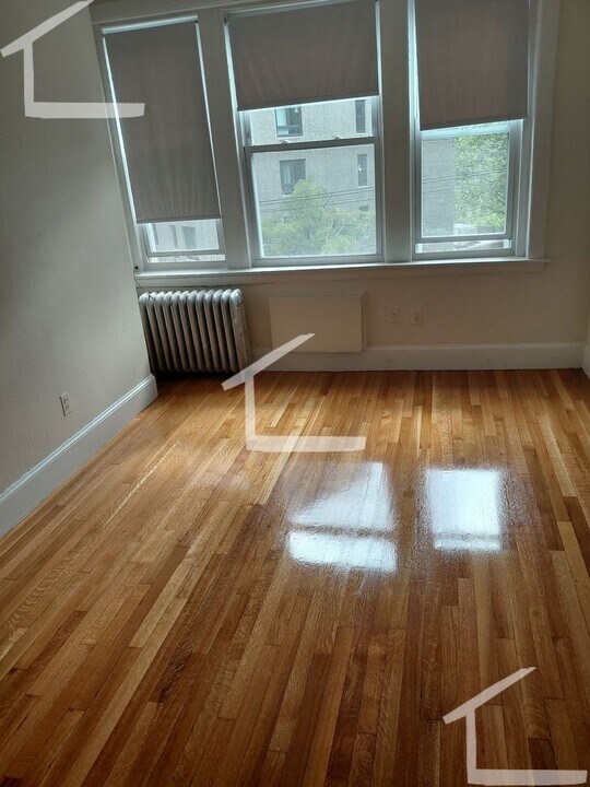 37 Lancaster Terrace in Brookline, MA - Building Photo