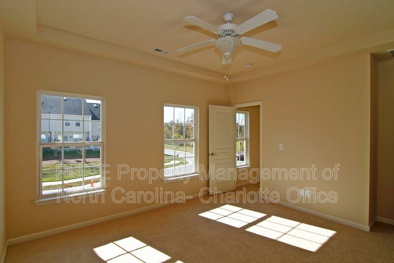 7364 Gallery Pointe Ln in Charlotte, NC - Building Photo