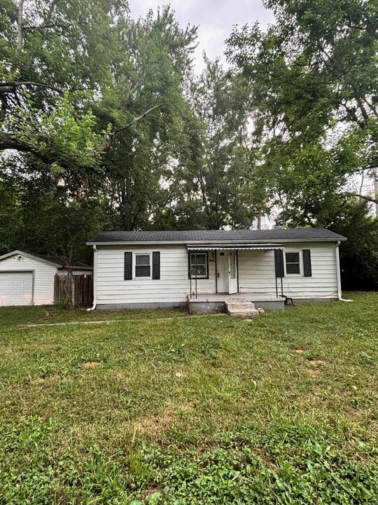 5244 E 27th St in Indianapolis, IN - Building Photo