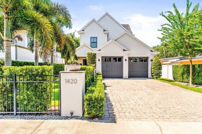 property at 1420 Magnolia Ave