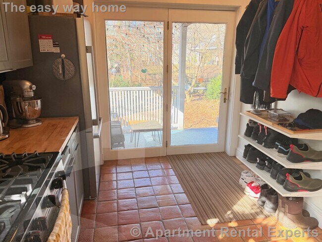 138 Larch Rd in Cambridge, MA - Building Photo - Building Photo