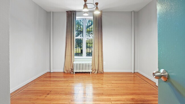81 Olive St-Unit -A in New York, NY - Building Photo - Building Photo