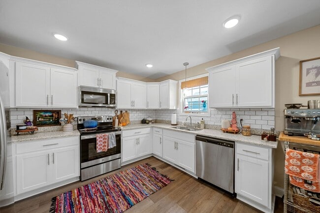 property at 1688 Heritage Dr