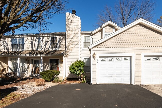 337 Sturbridge Village Dr in Hazelwood, MO - Building Photo - Building Photo