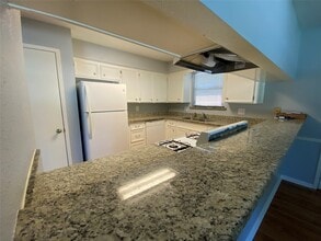 2714 Sherwood Hollow Ln in Houston, TX - Building Photo - Building Photo