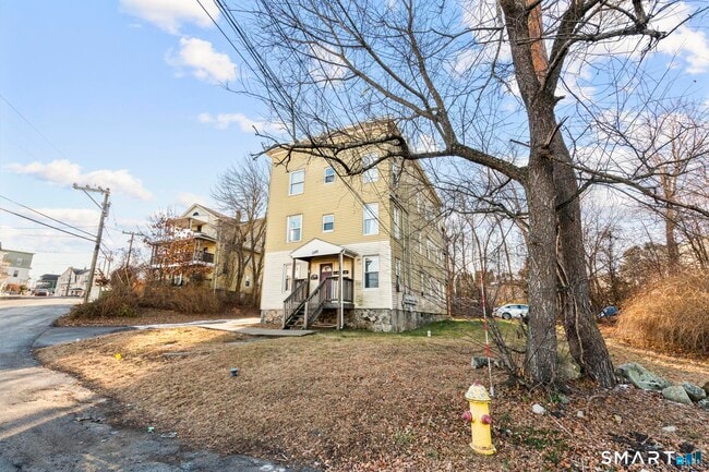 1380 Bank St in Waterbury, CT - Building Photo - Building Photo