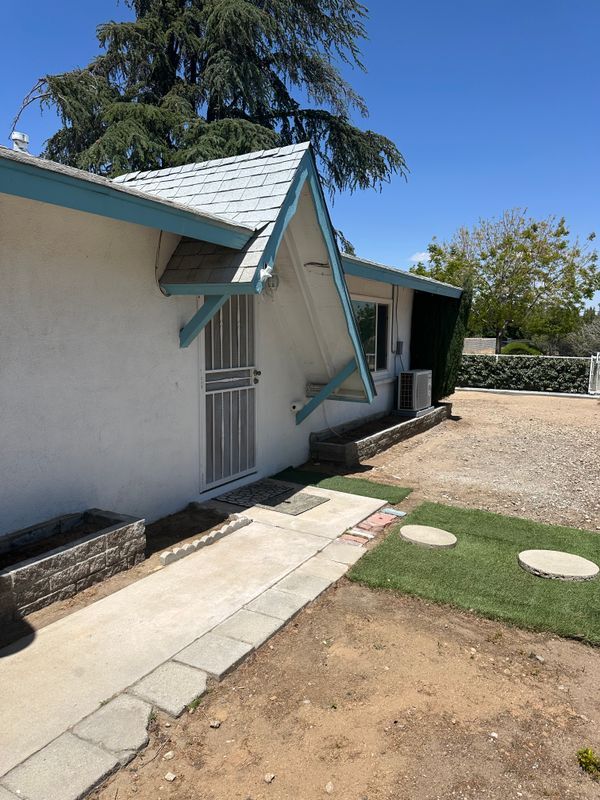 16119 Spruce St in Hesperia, CA - Foto de edificio - Building Photo