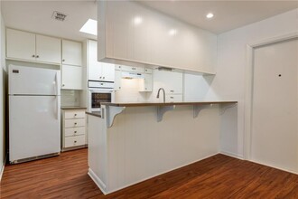 2100 Rabb Rd in Austin, TX - Building Photo - Building Photo